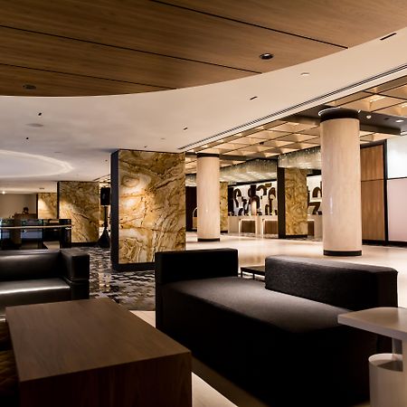 费尔蒙伊丽莎白女王酒店 蒙特利尔 外观 照片 The lobby of the hotel