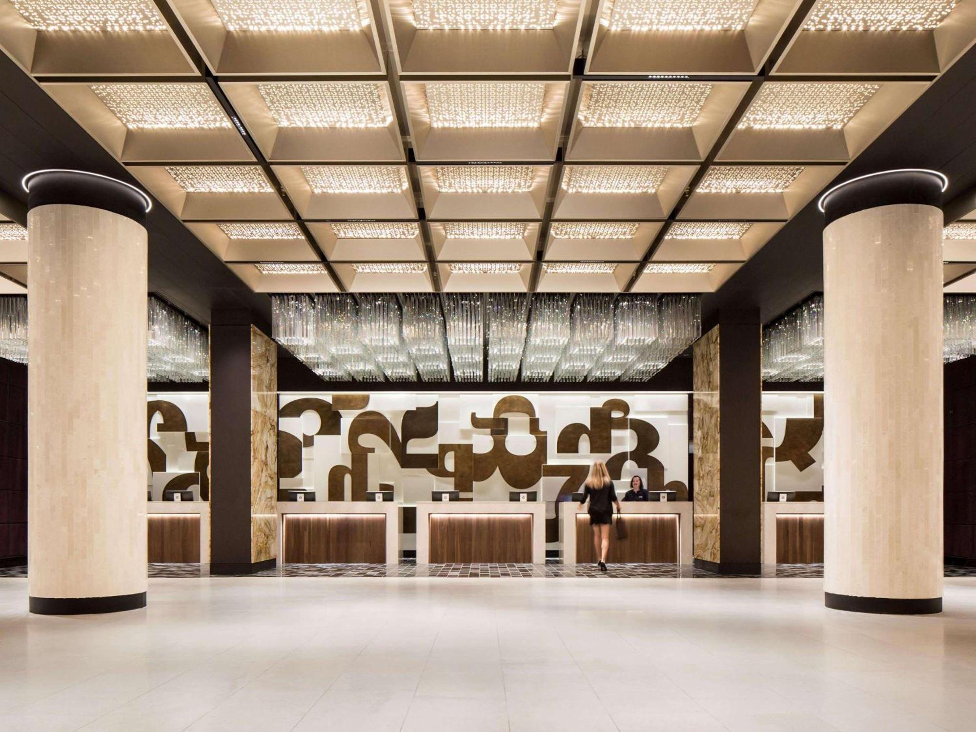 费尔蒙伊丽莎白女王酒店 蒙特利尔 外观 照片 The lobby of the new building